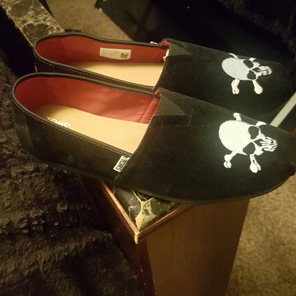 Toms